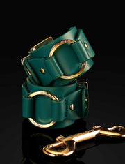 Kukuro Emerald Collar & Handcuffs